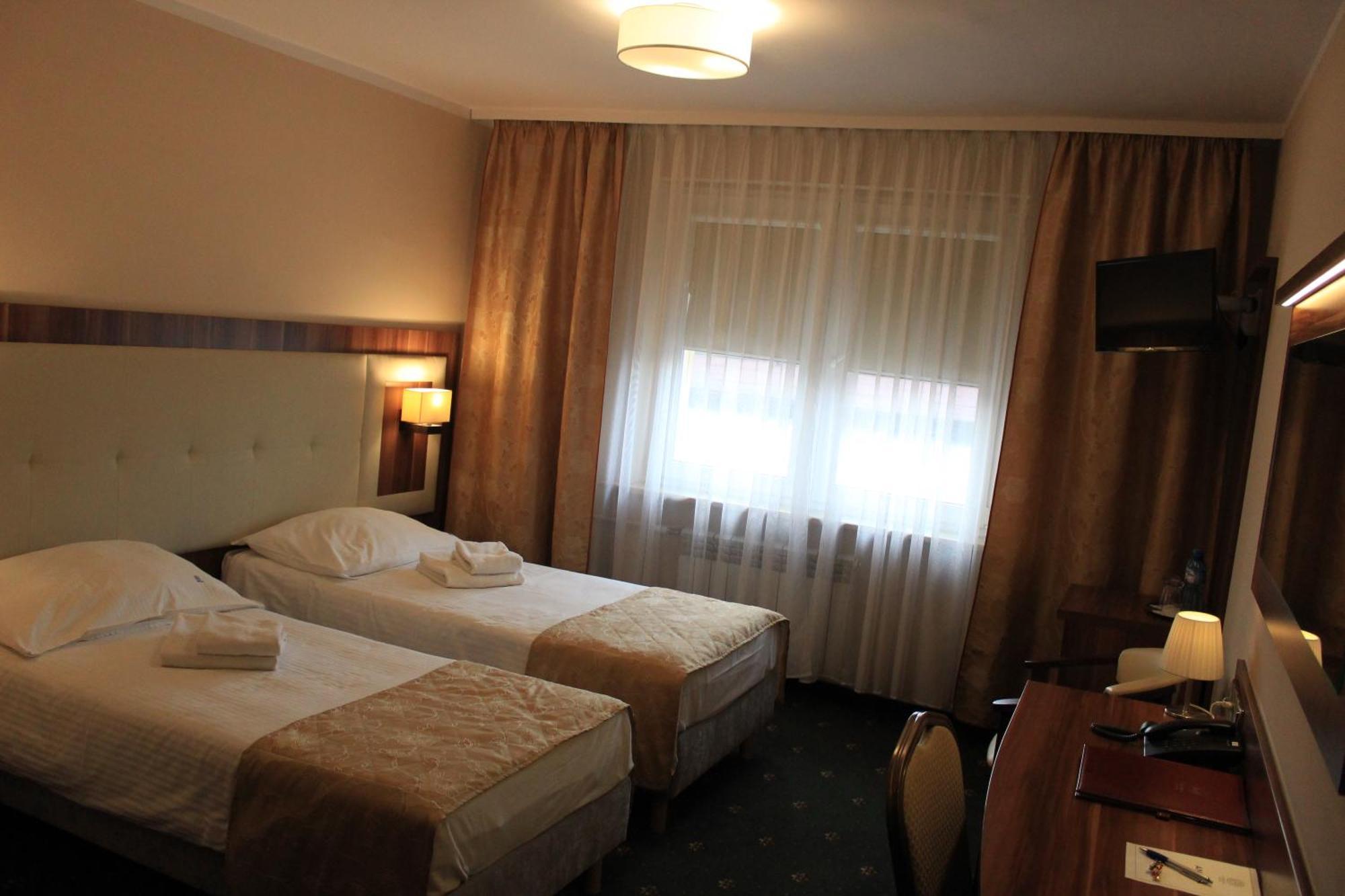 Cumulus Hotel Bedzin Ngoại thất bức ảnh