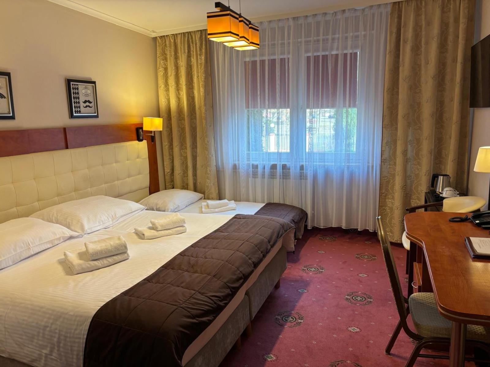 Cumulus Hotel Bedzin Ngoại thất bức ảnh